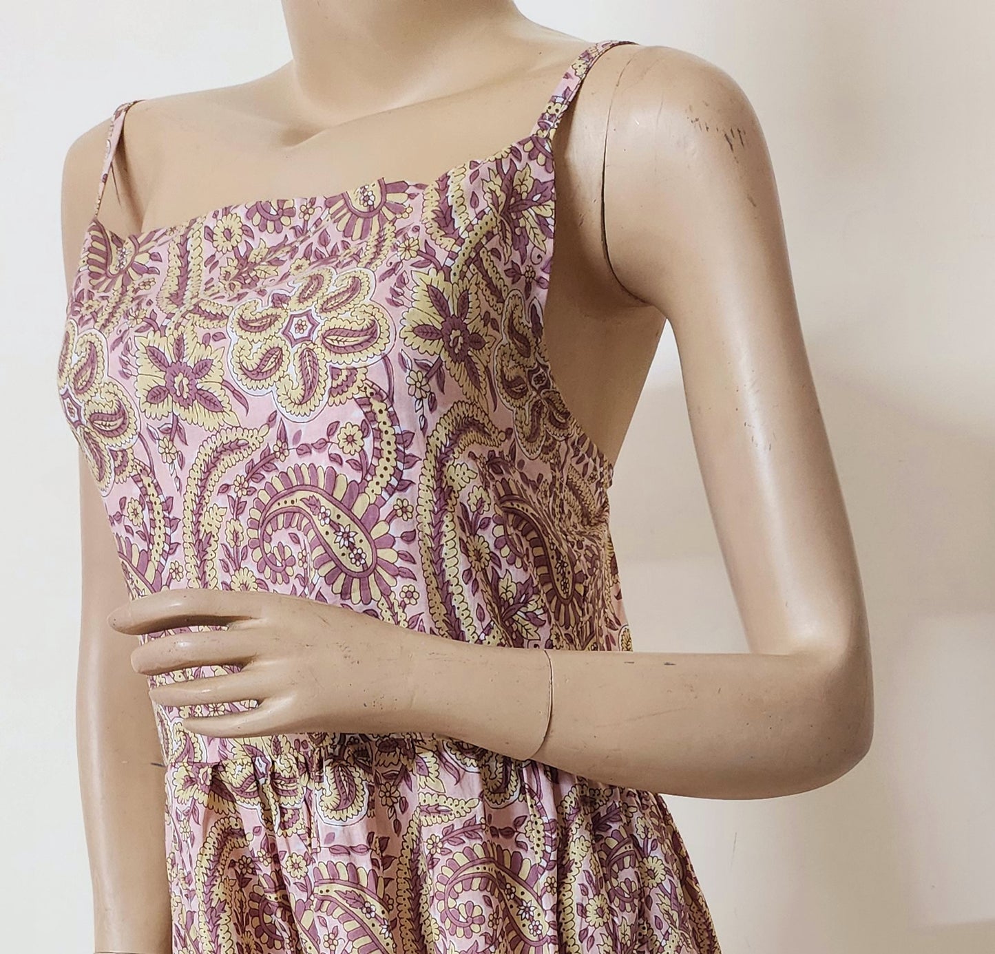 Spaghetti dress (White and pink printed)